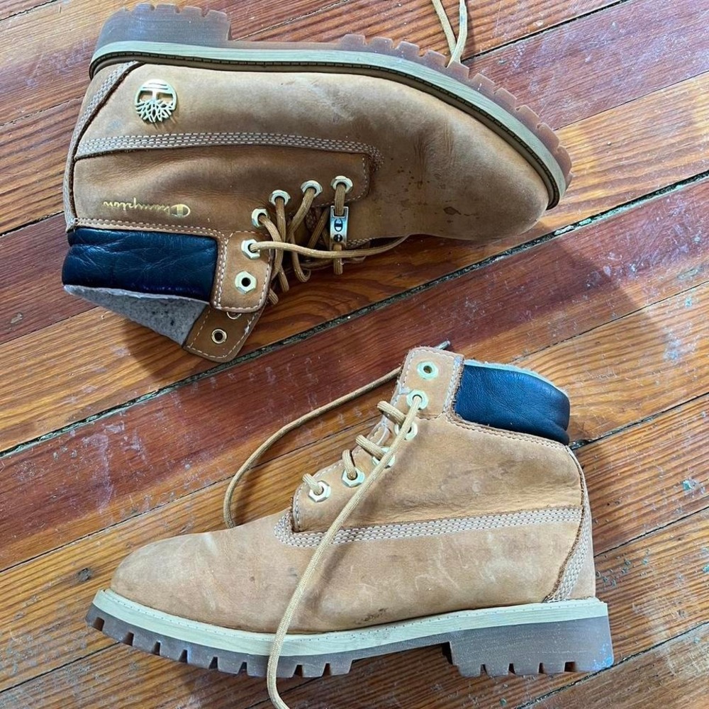 Timberland classic Boots size 7.5w - Picture 2 of 4